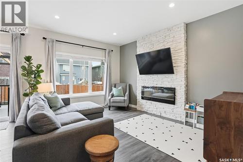 331 Dagnone Crescent, Saskatoon, SK 