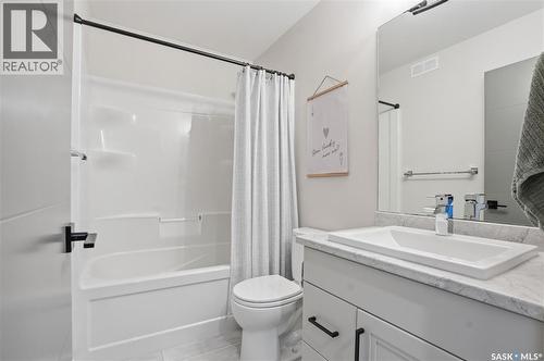 331 Dagnone Crescent, Saskatoon, SK 