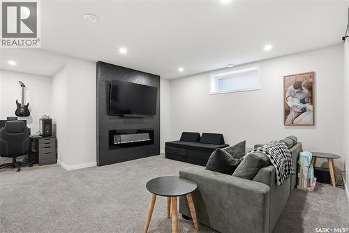 331 Dagnone Crescent, Saskatoon, SK 