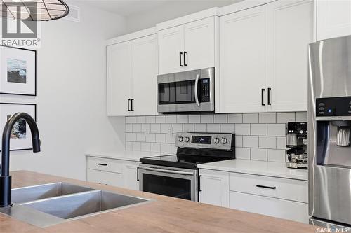 331 Dagnone Crescent, Saskatoon, SK 