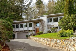 4816 Sea Ridge Dr Saanich, BC V8Y 3B6