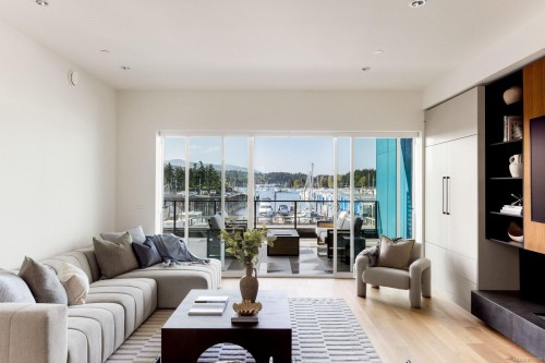 201-2270 Harbour Rd, Sidney, BC 