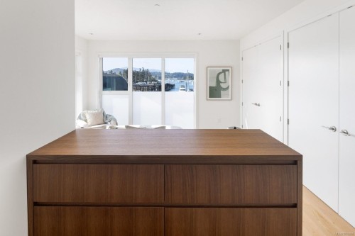 201-2270 Harbour Rd, Sidney, BC 