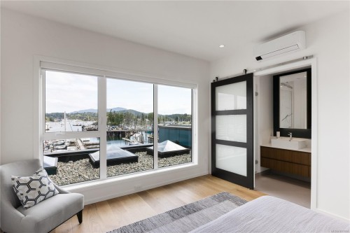 201-2270 Harbour Rd, Sidney, BC 