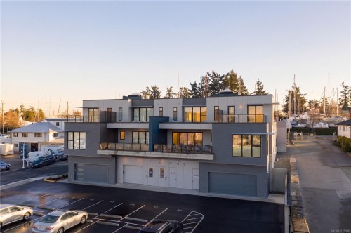 201-2270 Harbour Rd, Sidney, BC 