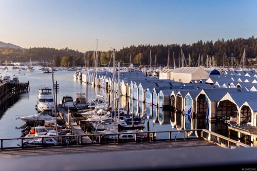 201-2270 Harbour Rd, Sidney, BC 