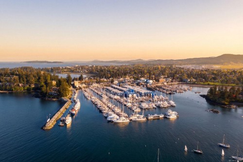 201-2270 Harbour Rd, Sidney, BC 