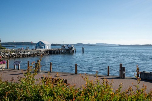 201-2270 Harbour Rd, Sidney, BC 