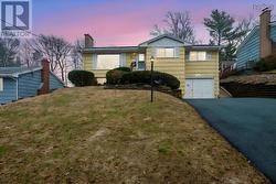 32 Canary Crescent  Halifax, NS B3M 1R1