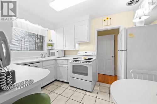 32 Canary Crescent, Halifax, NS 