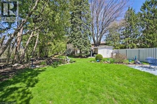 Expansive green lawn with established trees and shrubs - 2117 Edinburgh Drive, Burlington, ON - Outdoor