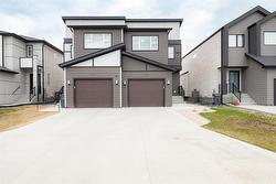 123 Yellow Moon Crescent  Winnipeg, MB R3X 0E2