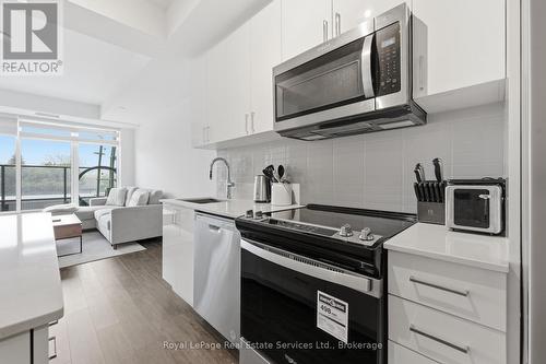202 - 2782 Barton Street E, Hamilton (Riverdale), ON - Indoor Photo Showing Kitchen With Stainless Steel Kitchen With Upgraded Kitchen