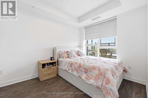 202 - 2782 Barton Street E, Hamilton (Riverdale), ON - Indoor Photo Showing Bedroom