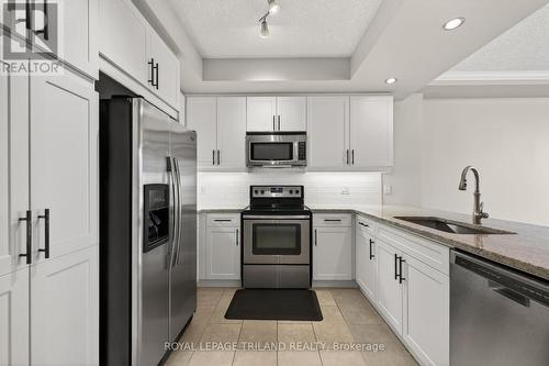 801 - 330 Ridout Street N, London East (East K), ON - Indoor Photo Showing Kitchen With Stainless Steel Kitchen With Upgraded Kitchen