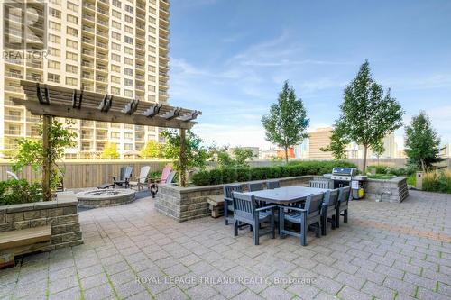 801 - 330 Ridout Street N, London East (East K), ON - Outdoor