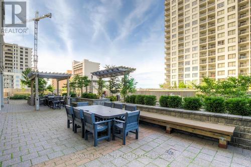 801 - 330 Ridout Street N, London East (East K), ON - Outdoor