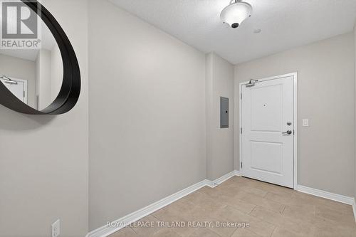 801 - 330 Ridout Street N, London East (East K), ON - Indoor Photo Showing Other Room