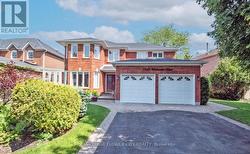 1340 WHITEWATER LANE  Mississauga, ON L5V 1L8