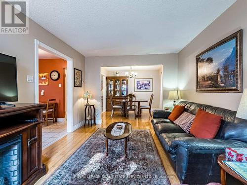 77 Martindale Crescent, Brampton, ON - Indoor Photo Showing Living Room