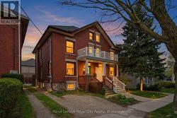 6 GLASGOW STREET S  Guelph (Downtown), ON N1H 4T5