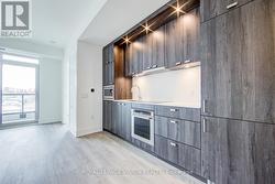 517 - 858 DUPONT STREET  Toronto, ON M6G 0C1