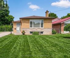 168 TAYSHAM CRESCENT Toronto, ON M9V 1X5