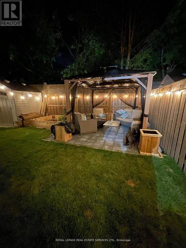 23 Annapolis Way, Hamilton, ON - Outdoor With Backyard