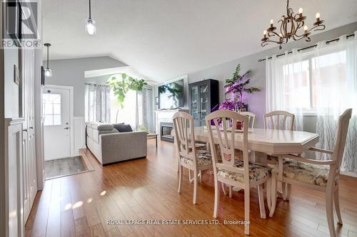 23 Annapolis Way, Hamilton, ON - Indoor Photo Showing Dining Room