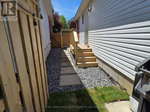 23 Annapolis Way, Hamilton, ON - Outdoor With Exterior
