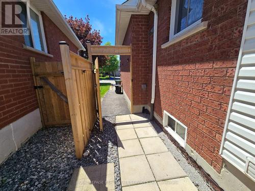 23 Annapolis Way, Hamilton, ON - Outdoor With Exterior