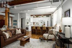 21 - 121 PRESCOTT AVENUE Toronto, ON M6N 3G8