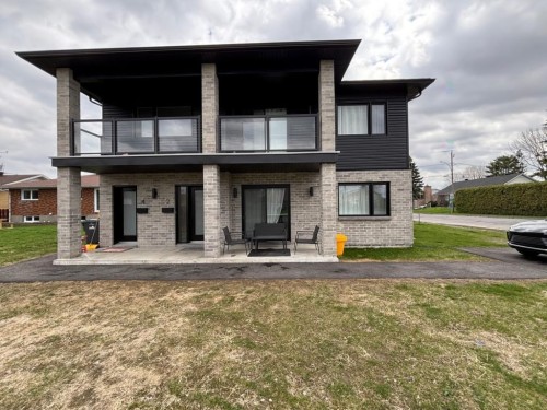 Front of Structure - 2-338 Rue St-Raphael, Salaberry-De-Valleyfield, QC - Outdoor With Facade