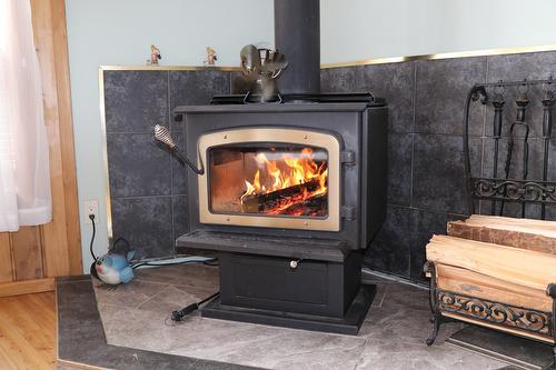 432 Bayles Road, Nakusp, BC - Indoor Photo Showing Other Room