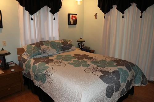 432 Bayles Road, Nakusp, BC - Indoor Photo Showing Bedroom