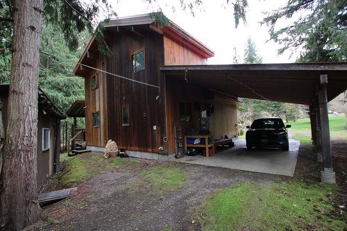 432 Bayles Road, Nakusp, BC - Outdoor With Exterior