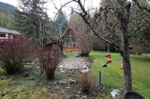 432 Bayles Road, Nakusp, BC - Outdoor