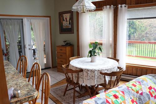 432 Bayles Road, Nakusp, BC - Indoor Photo Showing Dining Room