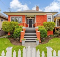 1903 Duchess St Victoria, BC V8R 4W2