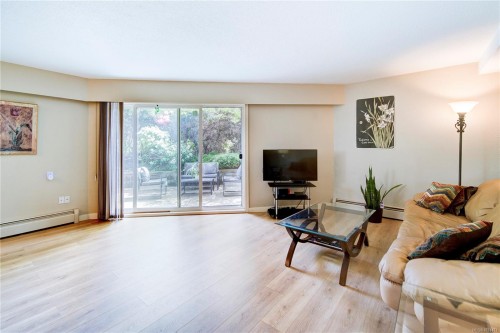 101-3800 Quadra St  Saanich, BC V8X 1H8