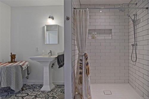 146 Tantramar Dr, Salt Spring, BC 