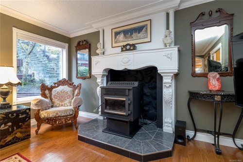 7072 Willis Point Rd, Central Saanich, BC 