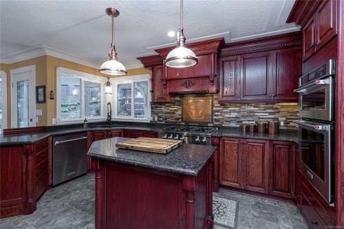7072 Willis Point Rd, Central Saanich, BC 
