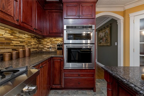 7072 Willis Point Rd, Central Saanich, BC 