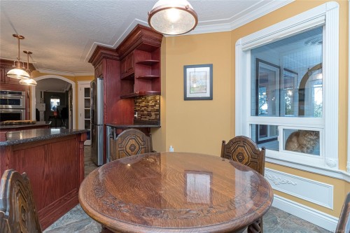 7072 Willis Point Rd, Central Saanich, BC 
