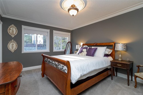 7072 Willis Point Rd, Central Saanich, BC 