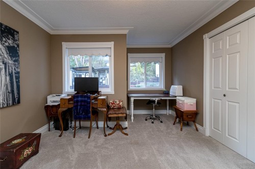 7072 Willis Point Rd, Central Saanich, BC 