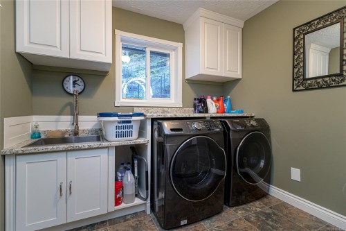 7072 Willis Point Rd, Central Saanich, BC 