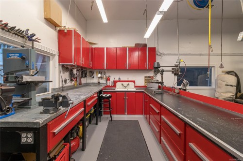 7072 Willis Point Rd, Central Saanich, BC 