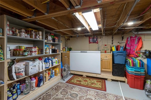 7072 Willis Point Rd, Central Saanich, BC 